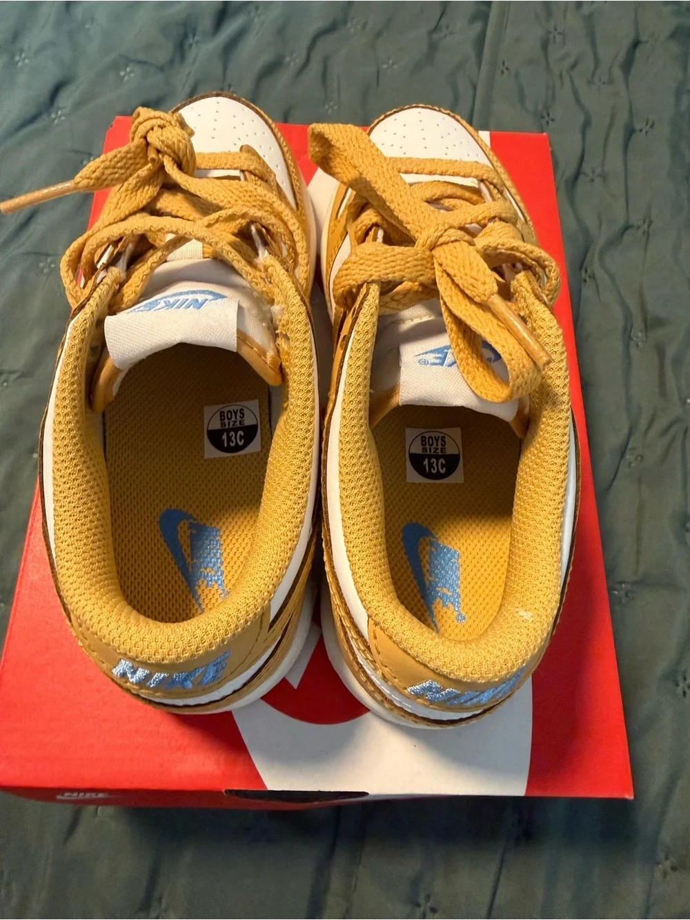 Nike Dunk Low Kids Sneakers in Honeycomb/White